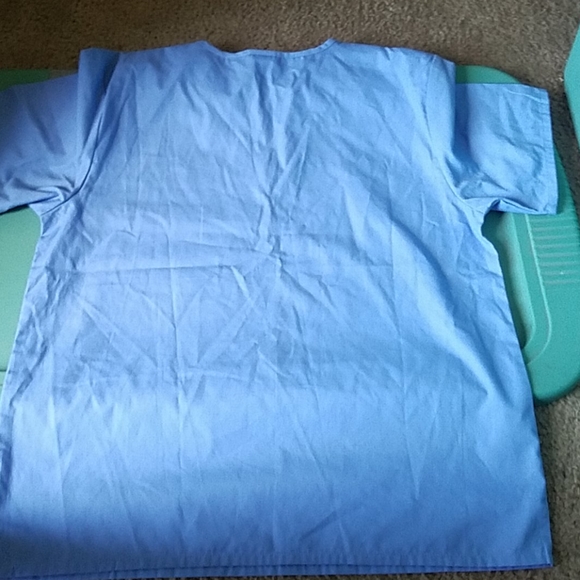 Scrub top - Picture 2 of 5